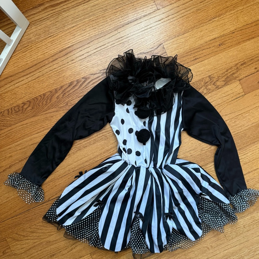 Killer Clown Child Costume, size 8-10, black and white - Picture 4 of 15